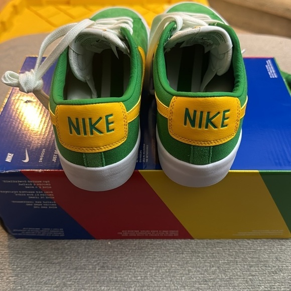 Brand New Nike SB Zoom Blazer Low Pro GT - Picture 3 of 6